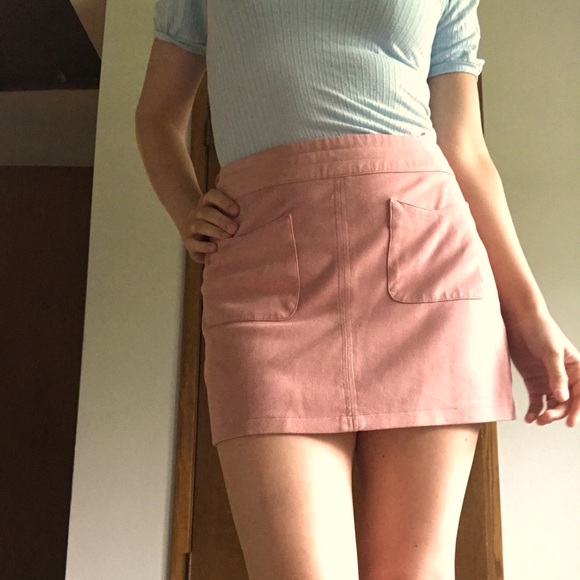 Kendall and Kylie pink suede skirt - Picture 2 of 4